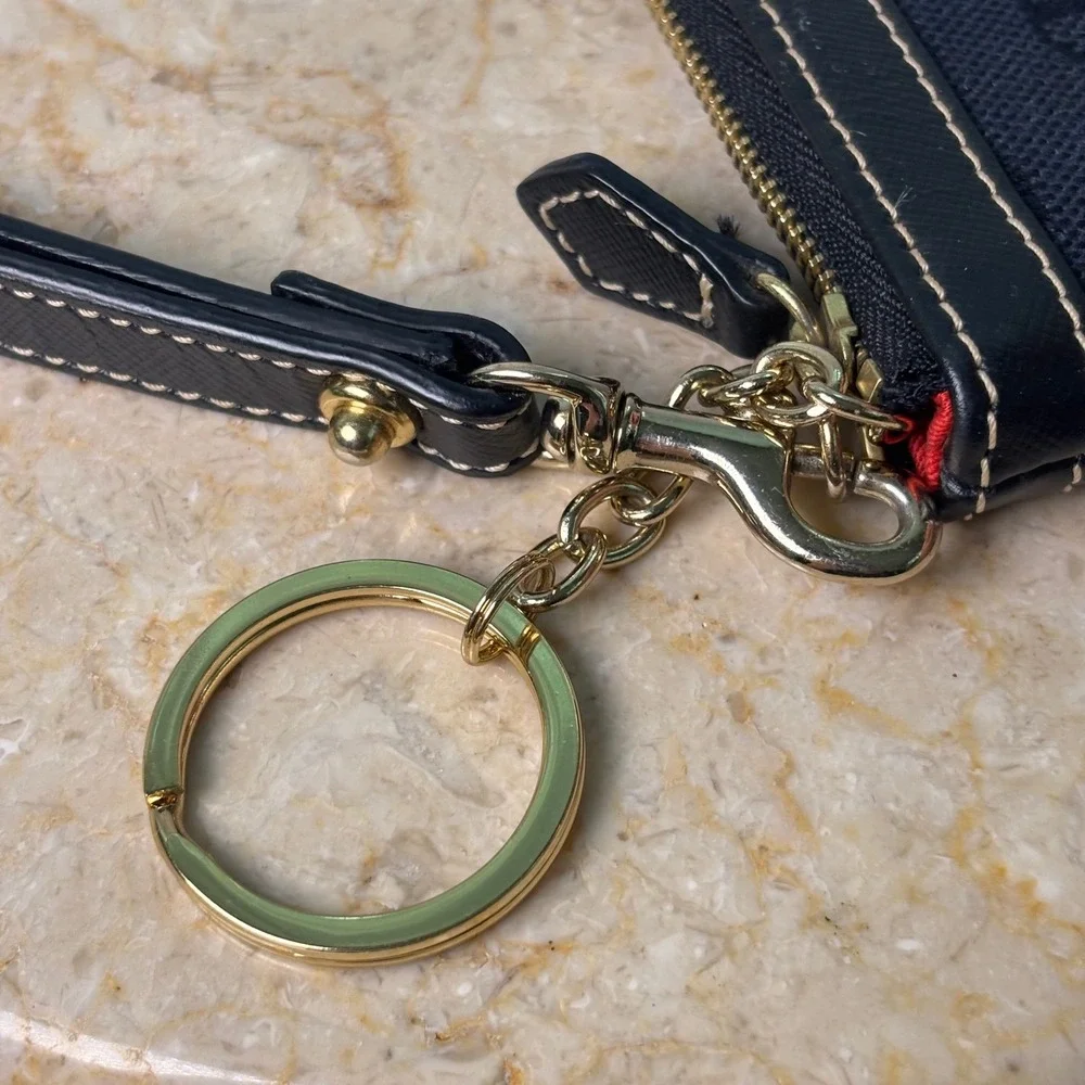 Dooney & Bourke good some